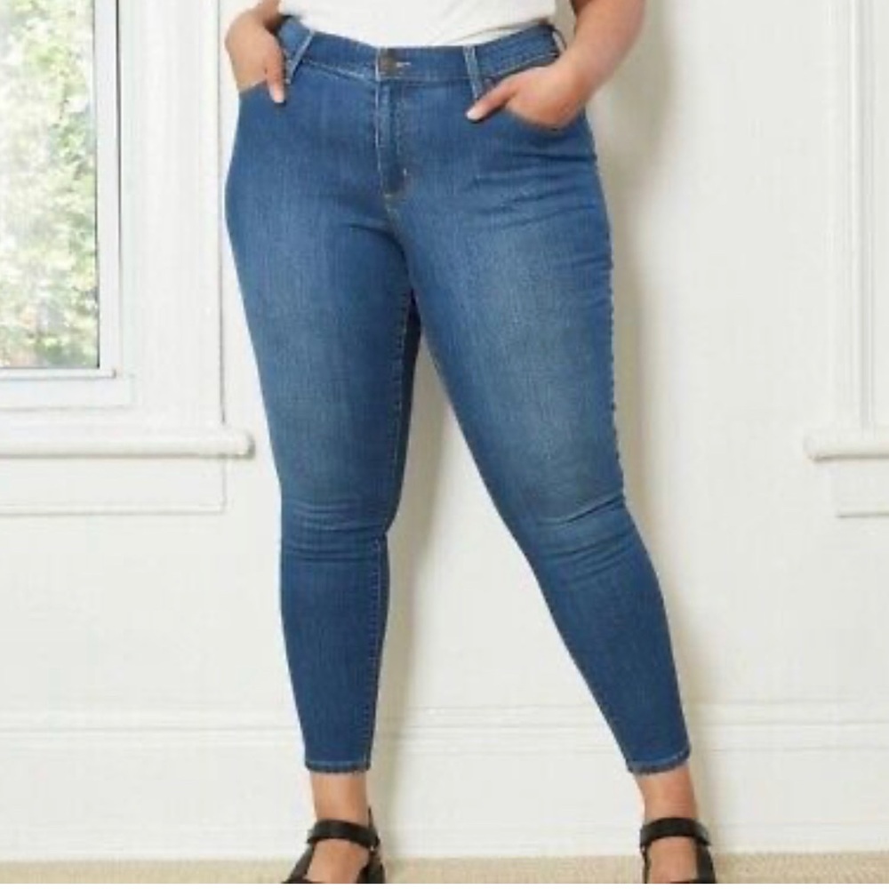 Ava & Viv Plus Size Mid-Rise Ankle Skinny Jeans